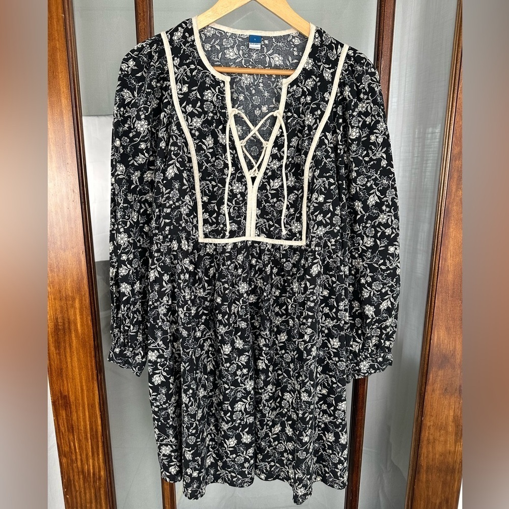 Old Navy Long Sleeve Lace Up Dress Size‎ Large Black Floral Peasant Boho Prairie